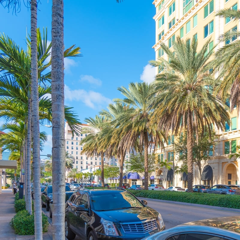 Street view of downtown Coral Gables, Florida